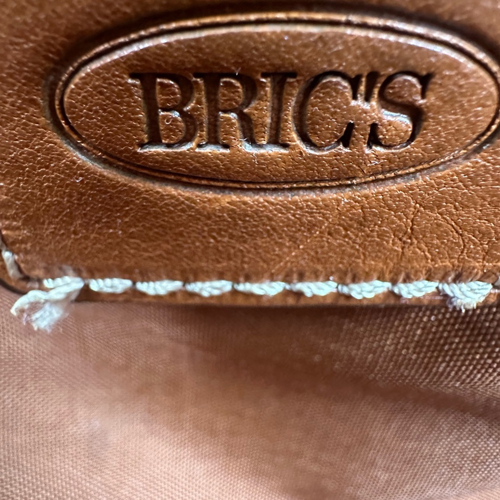 Bric's Tan Leather Accessory